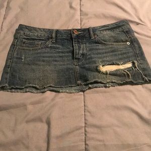 American Eagle ripped mini skirt